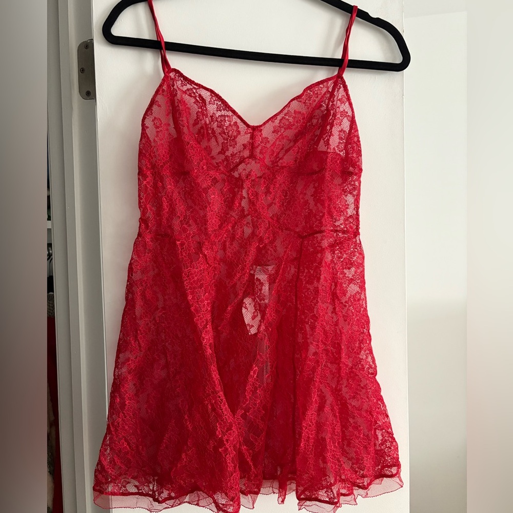 Elegant Red Lace Chemise